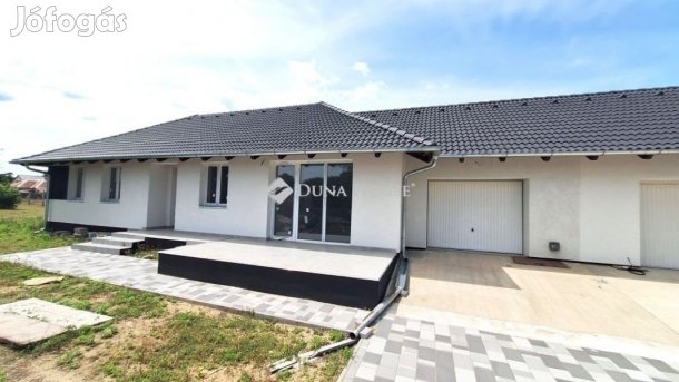 94 nm-es ház eladó Hernád