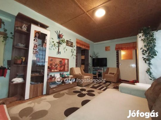 94 nm-es ház eladó Tar