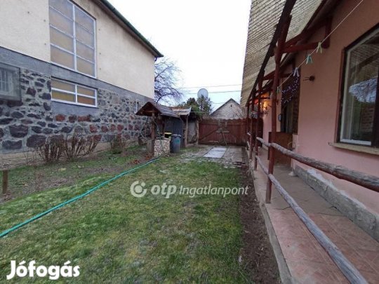 94 nm-es ház eladó Tar