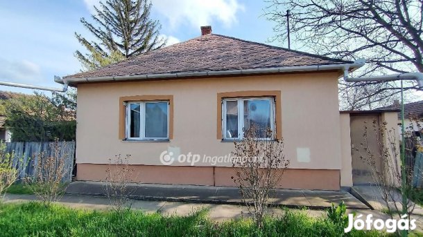 94 nm-es ház eladó Túrkeve