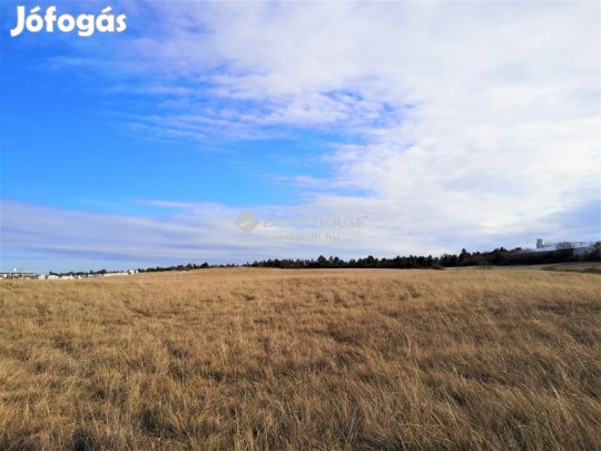 957 nm-es ipari terület eladó Veszprém