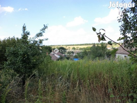 958 nm-es telek eladó Vereb