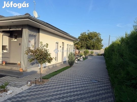 95 nm-es ház eladó Kecskemét