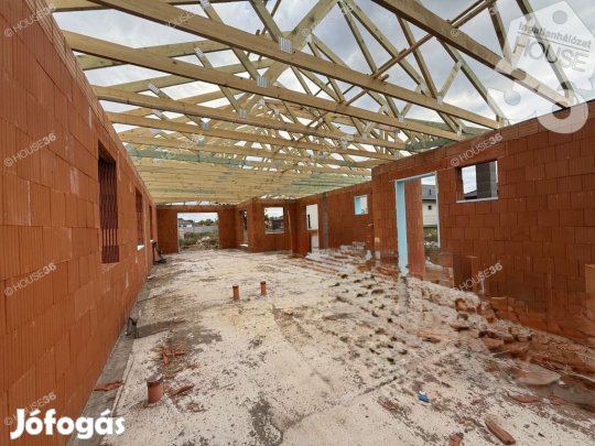 95 nm-es ház eladó Kecskemét