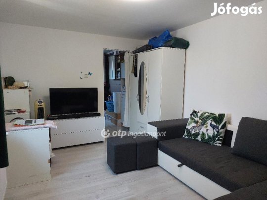 95 nm-es ház eladó Üllés