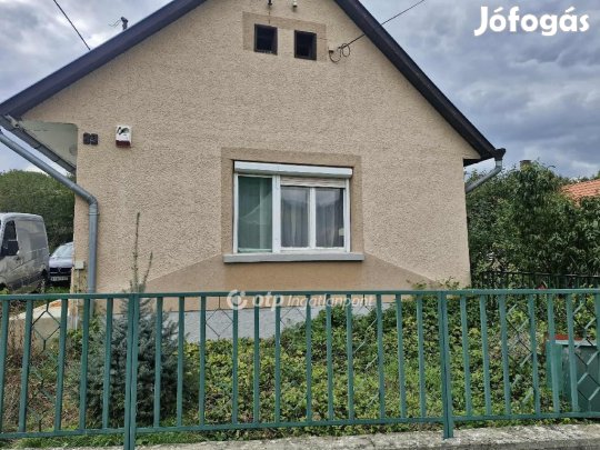 96 nm-es ház eladó Nagyvejke
