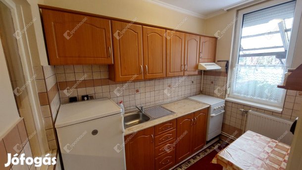 96 nm-es ház eladó Oroszlány