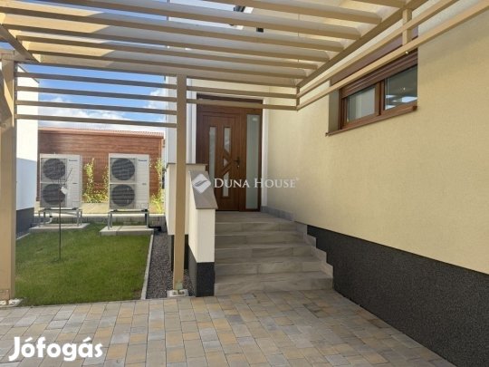 96 nm-es ház eladó Pécs