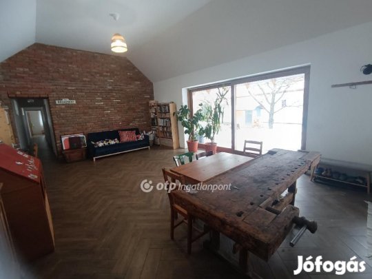 97 nm-es ház eladó Sukoró