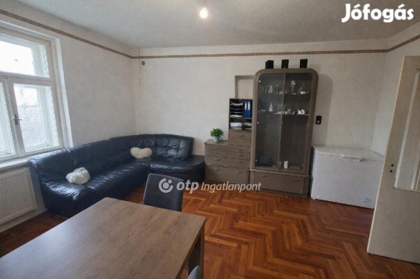 98 nm-es ház eladó Csongrád