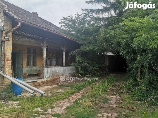 98 nm-es lakás eladó Békéscsaba