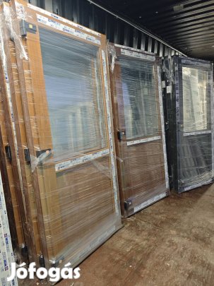 98x208cm antracit dió aranytölgy félig üveges műanyag bejárati ajtó