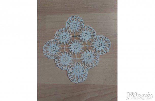 9 körös , pókhálós csipke, 14,5 x 14,5cm