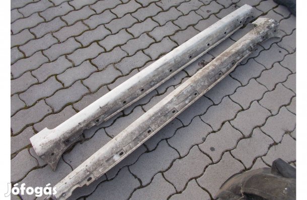 A4 Audi B7 8E küszöb műanyag jobb-bal