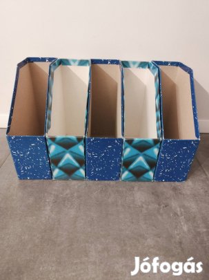 A4-es használt állapotú papír iratpapucs / iratmappa. Darabár.