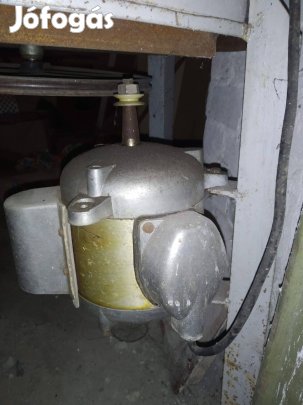 AC 220 230V Villanymotor oldalán indítórelével motor elektromos