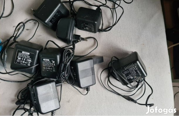 AC adapterek 5 db