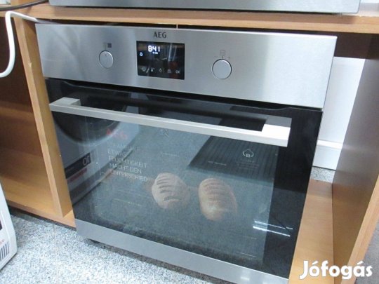 AEG BPB335060M beépíthető sütő gőzfunkcióval, pirolitikus tisztítással