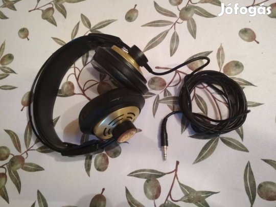AKG K 121 Studio fejhallgató eladó