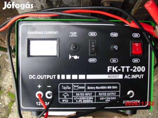 AKKU-töltő, vadonat új 12V-24V-os akkukhoz is jó 1 átkapcsolással!