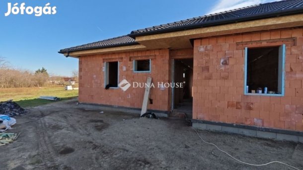 ALSÓSZÉKTÓBAN ÉPÜLŐ IKERHÁZ ELADÓ