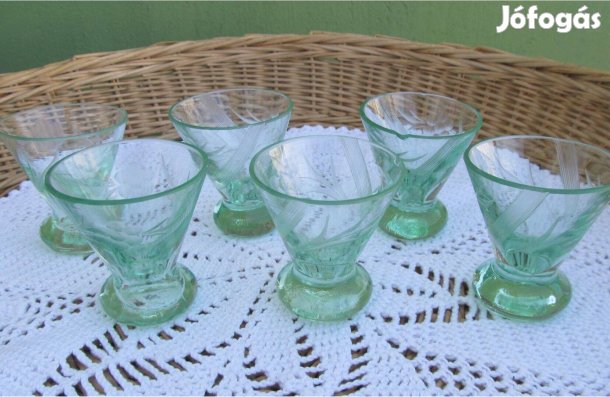 ART Deco zöld, metszett üveg pálinkáspohár
