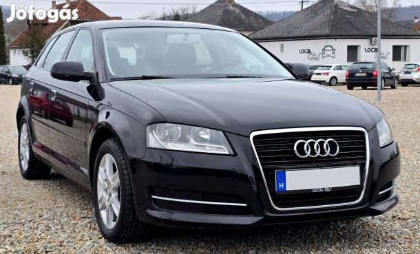 AUDI A3 1.2 TFSI Ambiente Vezetett Szervízkönyv...