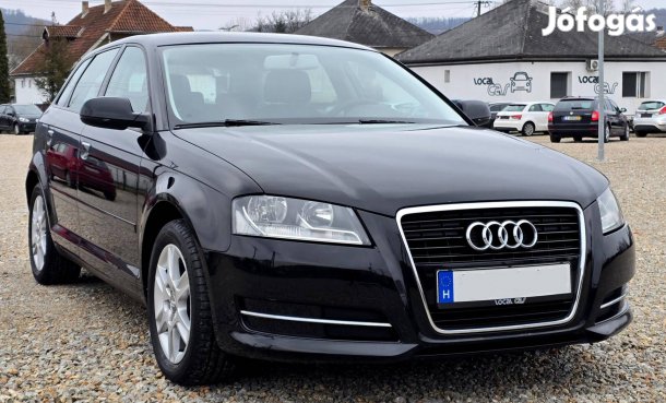 AUDI A3 1.2 TFSI Ambiente Vezetett Szervízkönyv...