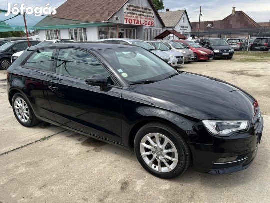 AUDI A3 2.0 TDI Attraction Végig Vezetett SZERV...