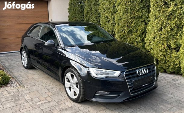 AUDI A3 2.0 TDI Attraction Xenon Navi S-Line be...