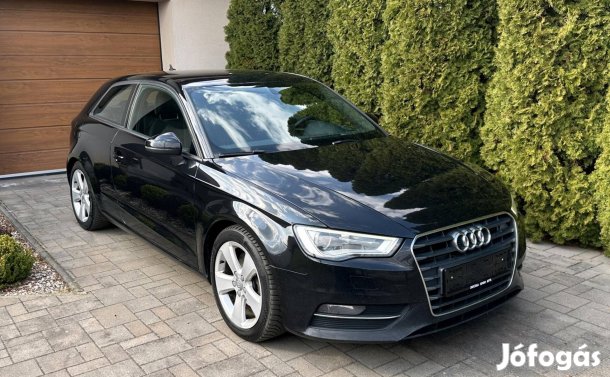 AUDI A3 2.0 TDI Attraction Xenon Navi S-Line be...