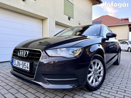 AUDI A3 Sportback 1.4 TFSI Ambiente // 185.000...