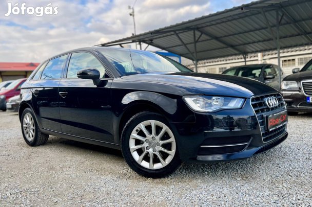 AUDI A3 Sportback 2.0 TDI Attraction Foglalózva...