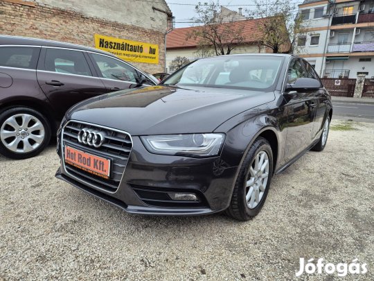 AUDI A4 1.8 TFSI Digit Klíma Tempomat Parkoló R...