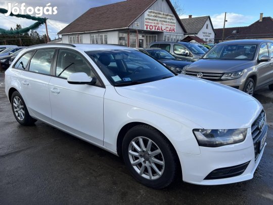 AUDI A4 Avant 2.0 TDI Végig Vezetett Szerizkönyv