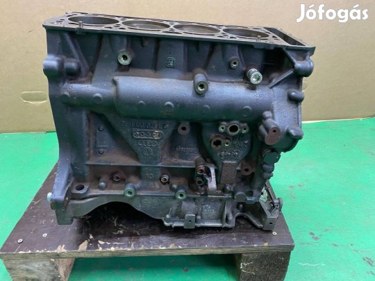 AUDI A4 Avant (8K5, B8) Motorblokk (Fűzött)