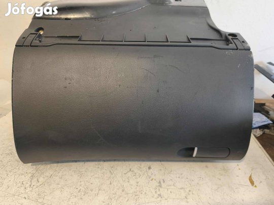 AUDI A4 B6 , B7 Kesztyűtartó