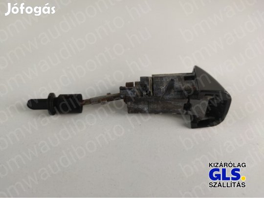 AUDI A4 B8 (8K2) Bal első ajtó zárbetét (a kilincs mellett) (8T1837167