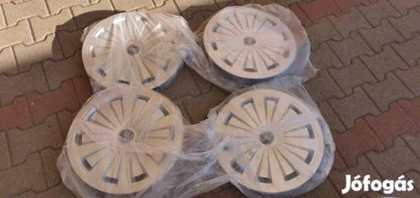 AUDI gyári 16"os dísztárcsa szett dísztárcsák Új és használt 8W0601147