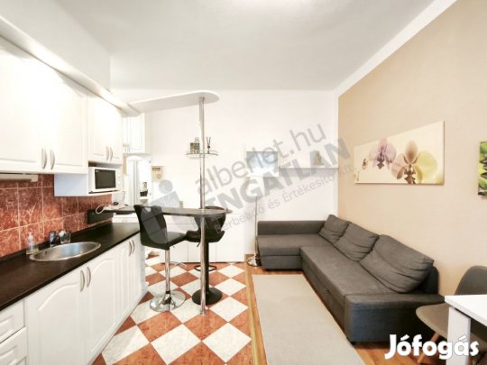 AVAR UTCÁBAN KIADÓ 2 SZOBÁS,FELÚJÍTOTT,BERENDEZETT, KLIMATIZÁLT LAKÁS!