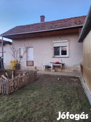 AZONNAL KÖLTÖZHETŐ CSALÁDI HÁZ SOMOGYVÁRON