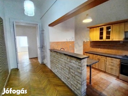 A Király utcában kiadó egy 2 szobás, KLIMATIZÁLT, ÜRES ingatlan!