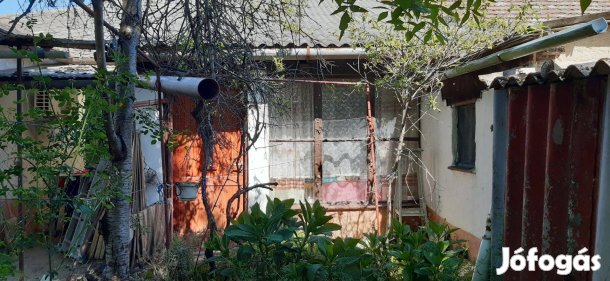 A Korház közelében