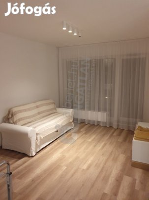 A Somfa utcában a X.kerületben, lakóparkban, egy 47m2-es lakás kiadó.