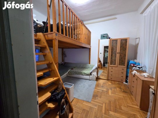 A XIII. kerületben 1 szobás kertes lakás eladó!