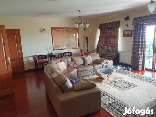 A XII. kerületben Mártonhegy csendes részén bérbeadó egy családi ház