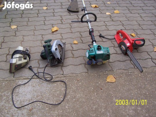 A gépek, alkatrésznek, javításra eladók, csak egyben