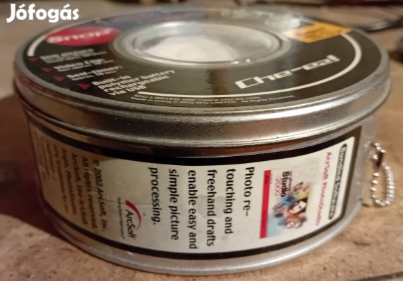 A képeken látható fényképezőgép doboza, cd-je, papírjai eladók