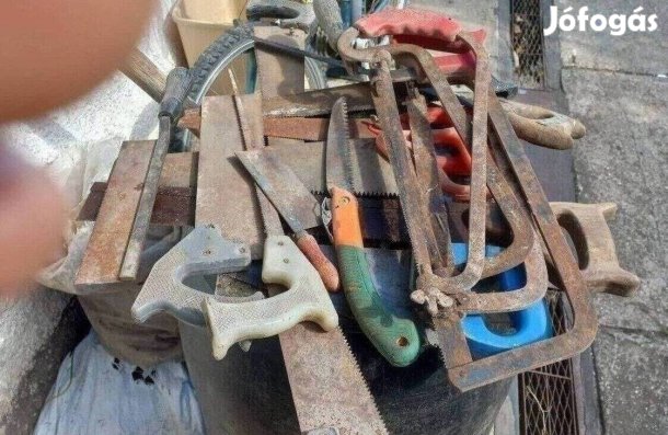 A képen látható kézi fűrész Eladó