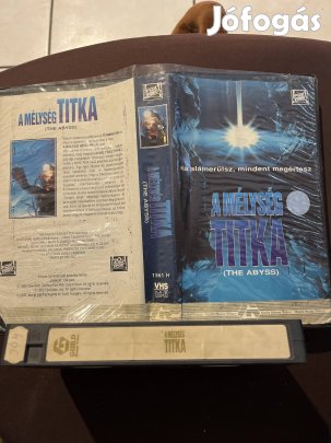 A mélység titka vhs guild fantasy. 